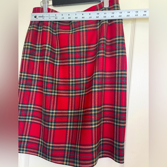 Linda Allard Ellen Tracy Vintage
Wool Skirt - Picture 6 of 7